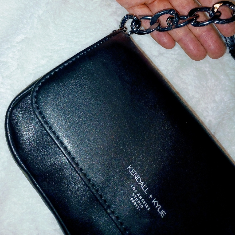 KENDALL + KYLIE NWT! Black Chain Purse - Picture 6 of 8